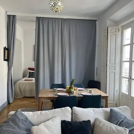 Beautiful, Spacious Centro Apartament